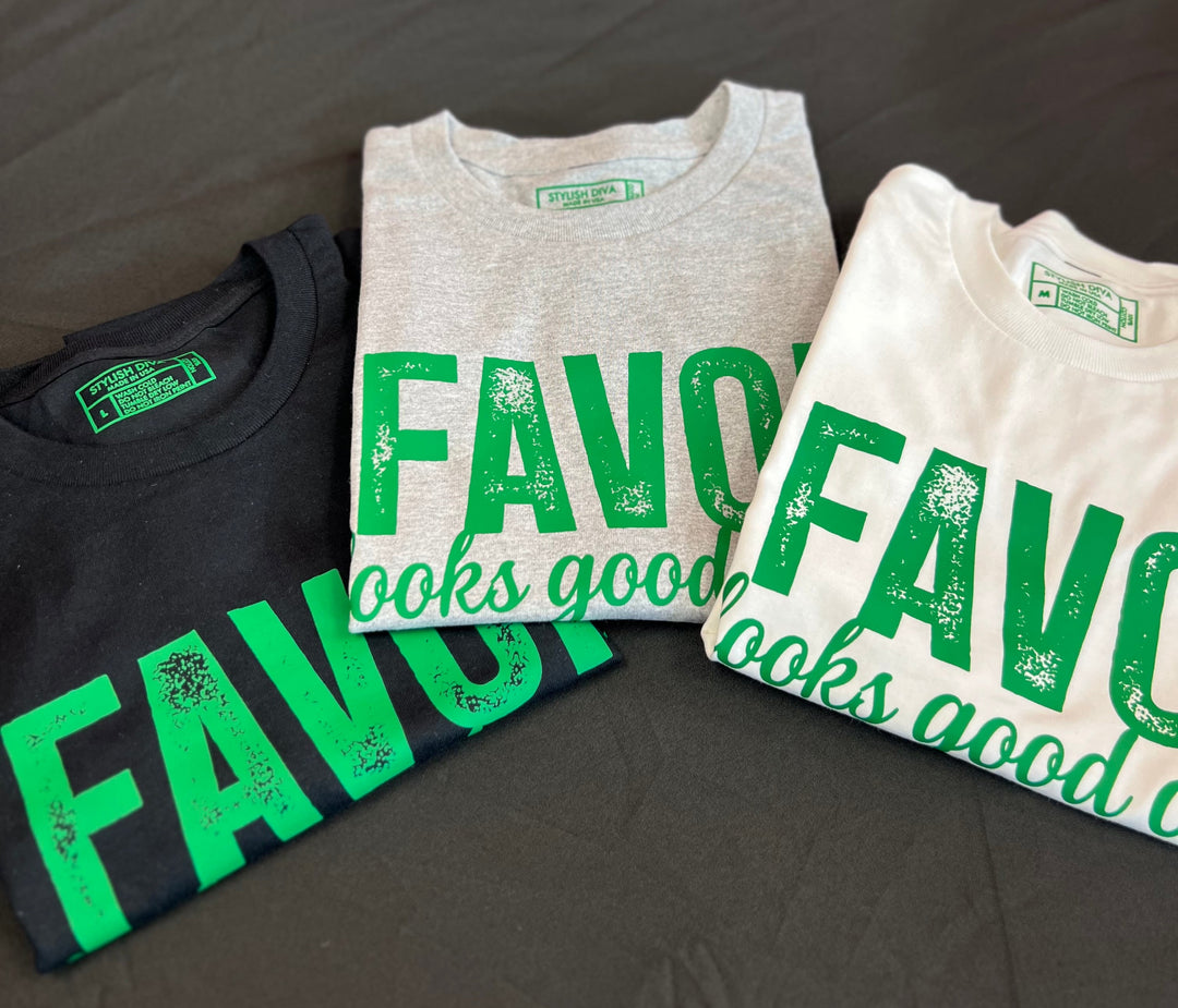 FAVOR looks good on me Graphic Tee (Green Print)