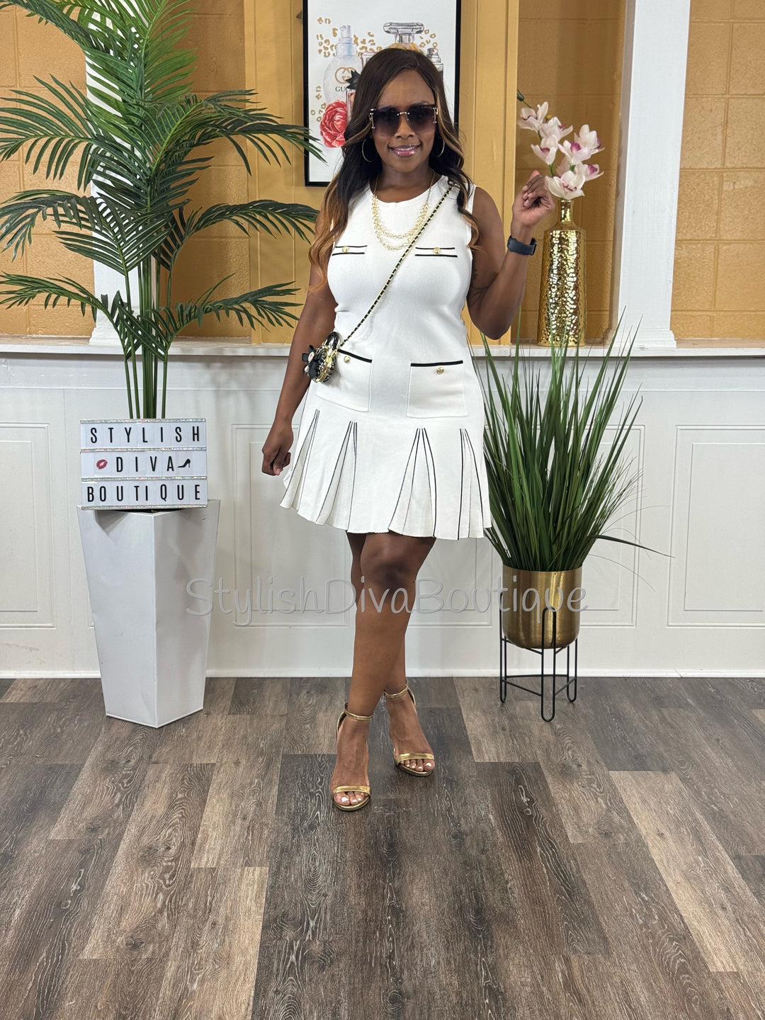 First Class Energy Pleated Dress (White/Black) – Stylish Diva Boutique