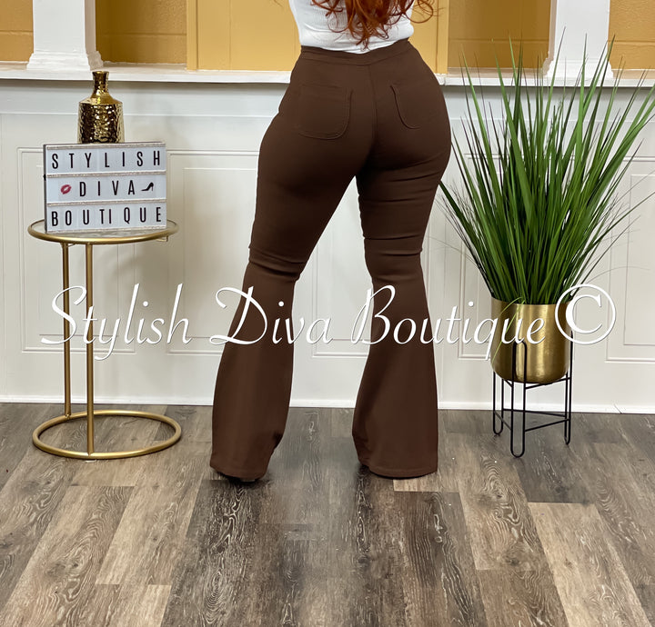 Cute And Curvy Flare Jeans (Brown)