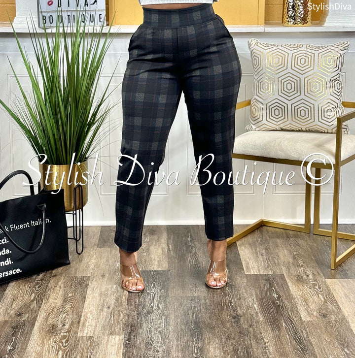 Work It Cropped Plaid Pants up to 3XL (Navy/Grey Plaid)