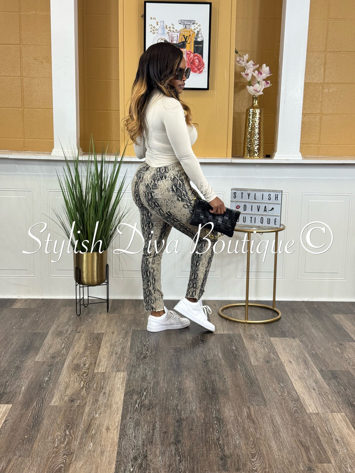 Snake Charmer Ankle Joggers up to 3XL (Taupe/Black)