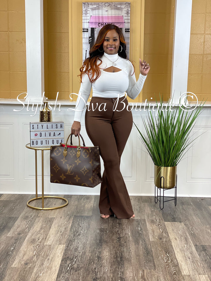 Cute And Curvy Flare Jeans (Brown)